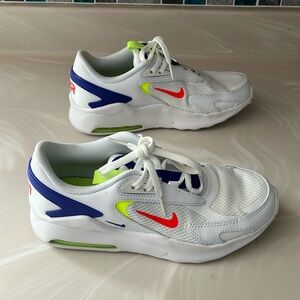 Nike size 5 youth fits like a woman’s 7 like new no marks
